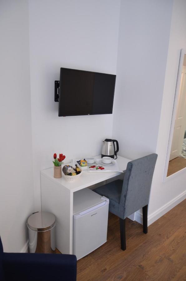 Edificio Charles 202 Apartment ฟุงชาล ภายนอก รูปภาพ