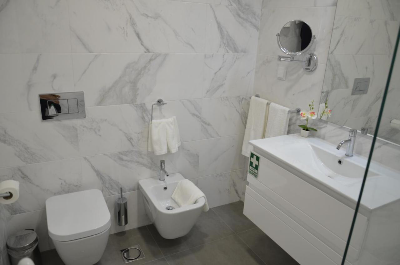 Edificio Charles 202 Apartment ฟุงชาล ภายนอก รูปภาพ