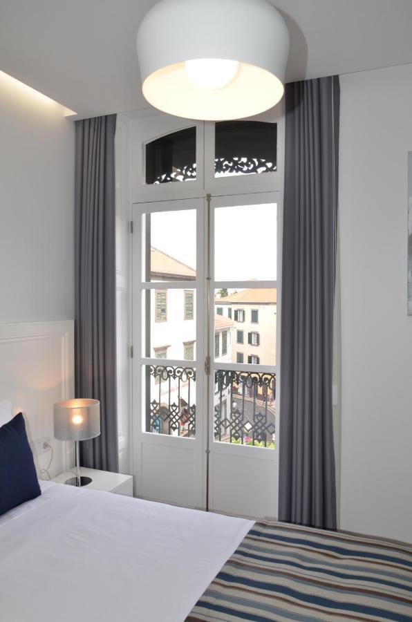 Edificio Charles 202 Apartment ฟุงชาล ภายนอก รูปภาพ